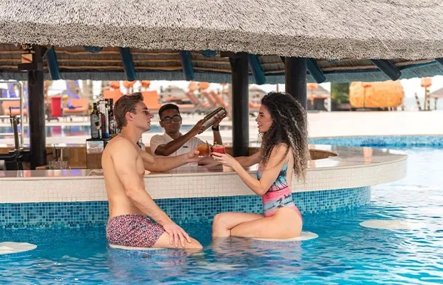 Cocktail bar island in the pool of Al Maya Beach & Resort
